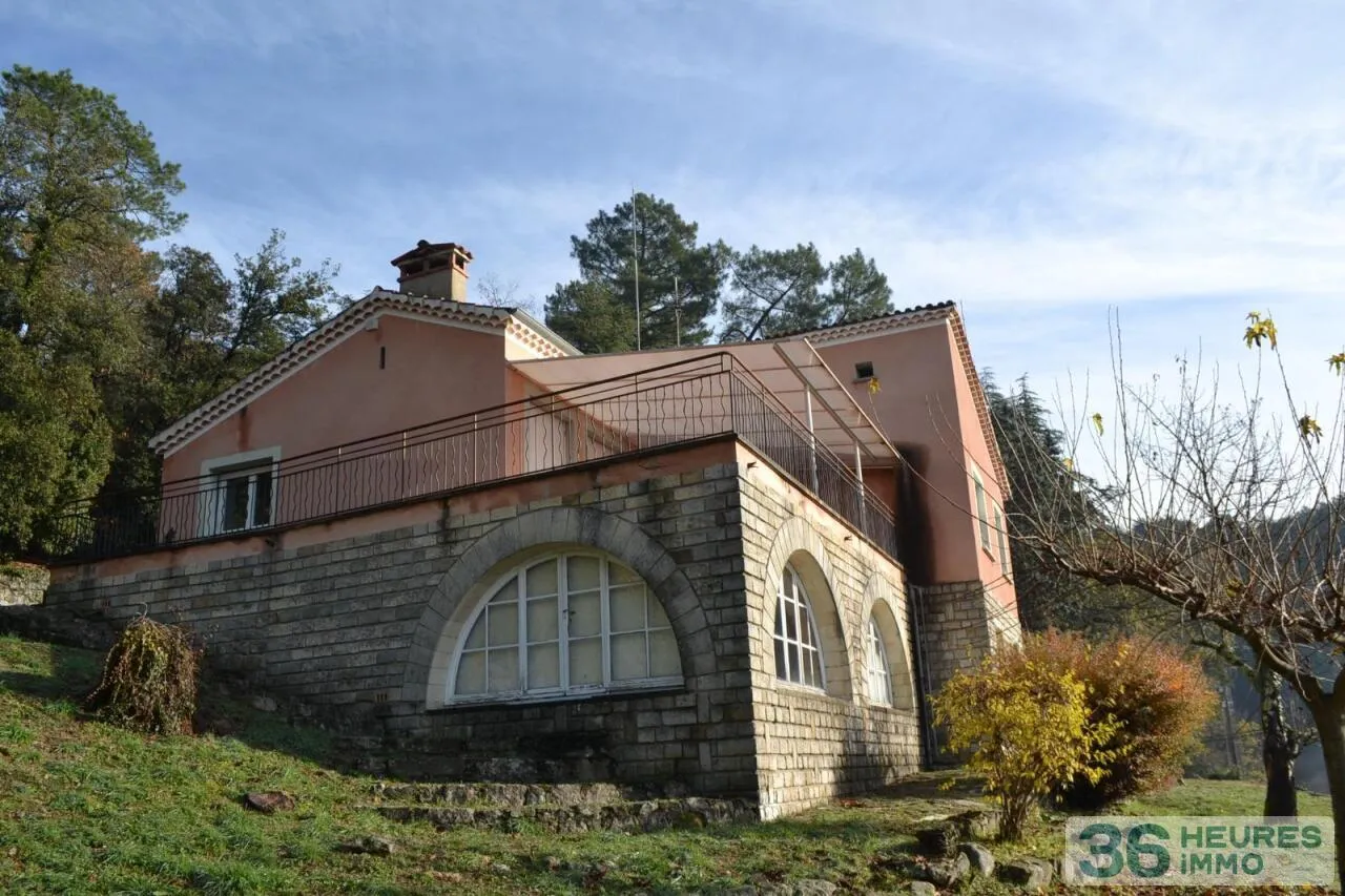 House à Rocher