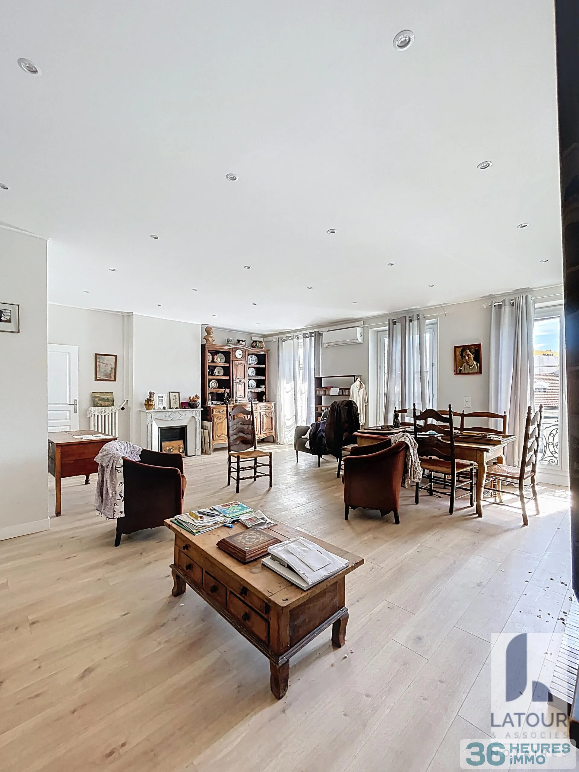 NICE CENTRE – Appartement de caractère en dernier étage – 102 m²