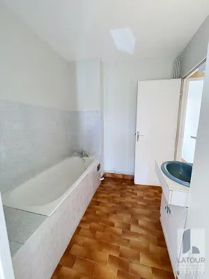 Apartment à Périgueux — vignette 5