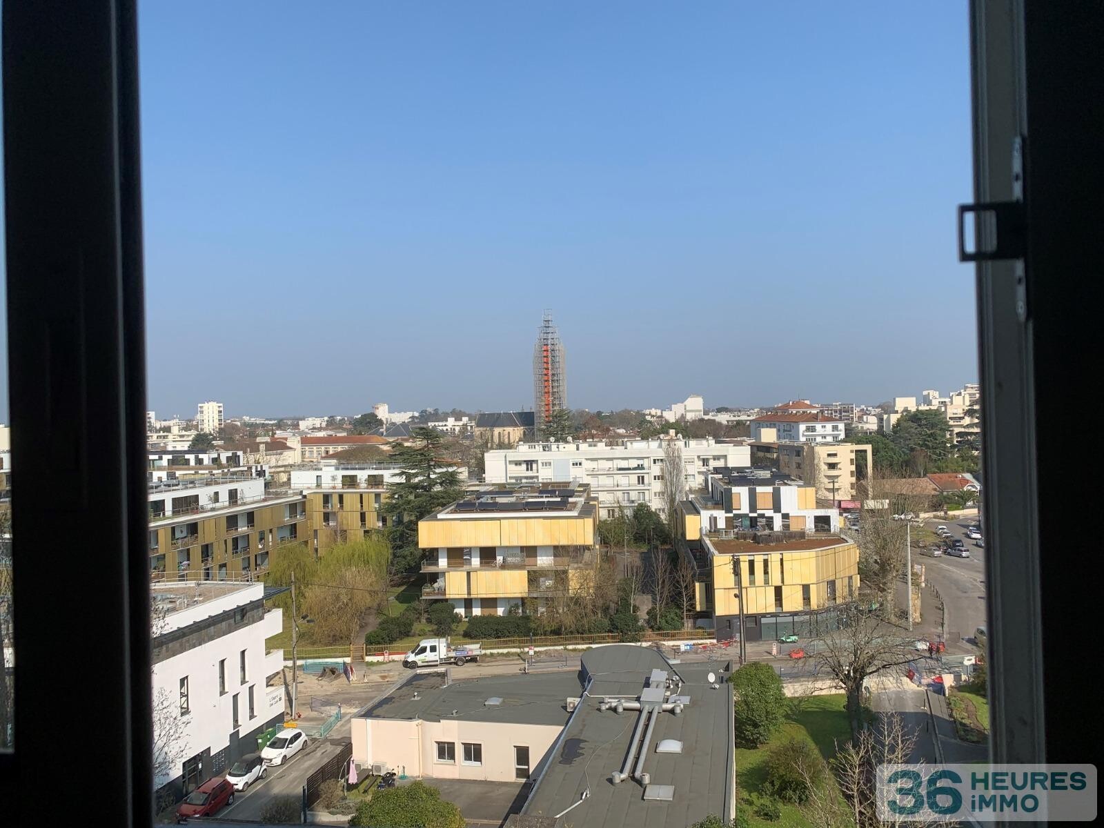 Appartement 4 pièces - 8éme étage avec ascenseur - vue dégagée sur Bordeaux 