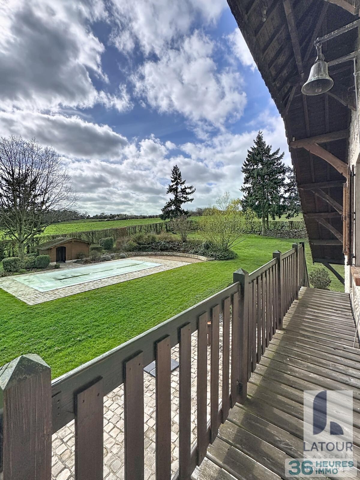 Belle propriété sur terrain de 5783 m2 avec piscine