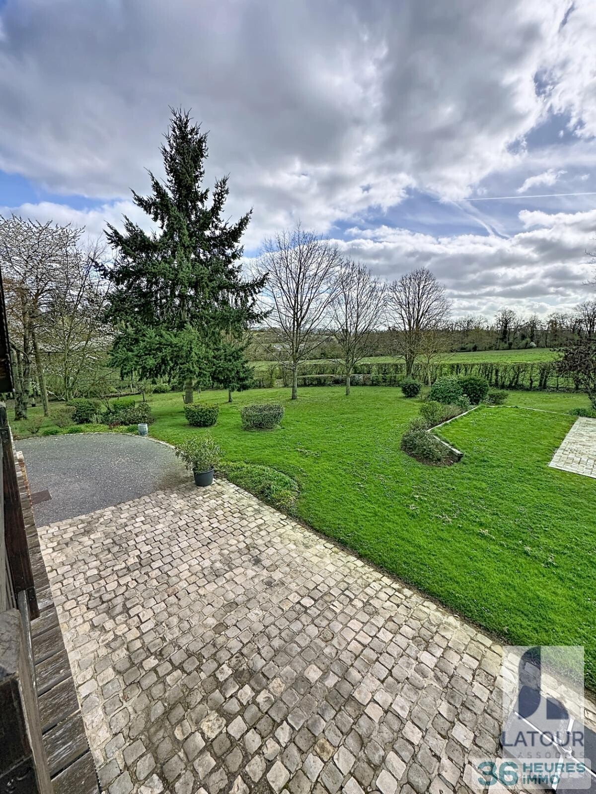 Belle propriété sur terrain de 5783 m2 avec piscine