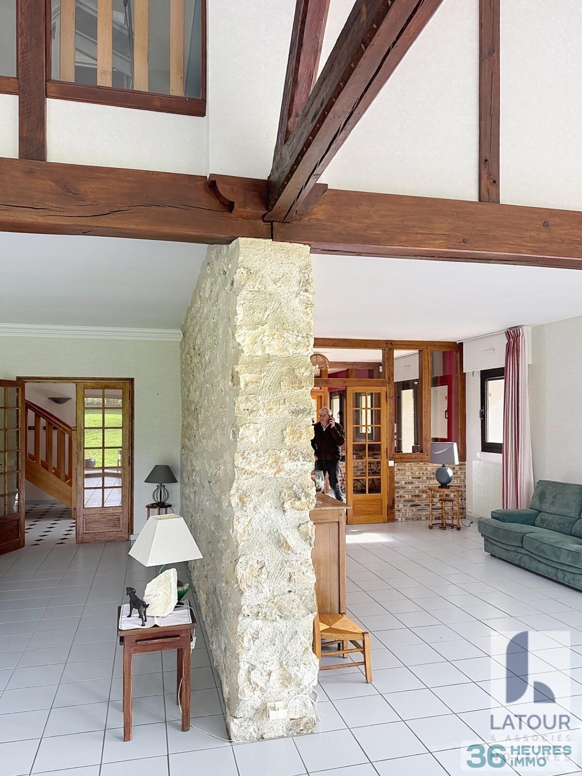 Belle propriété sur terrain de 5783 m2 avec piscine