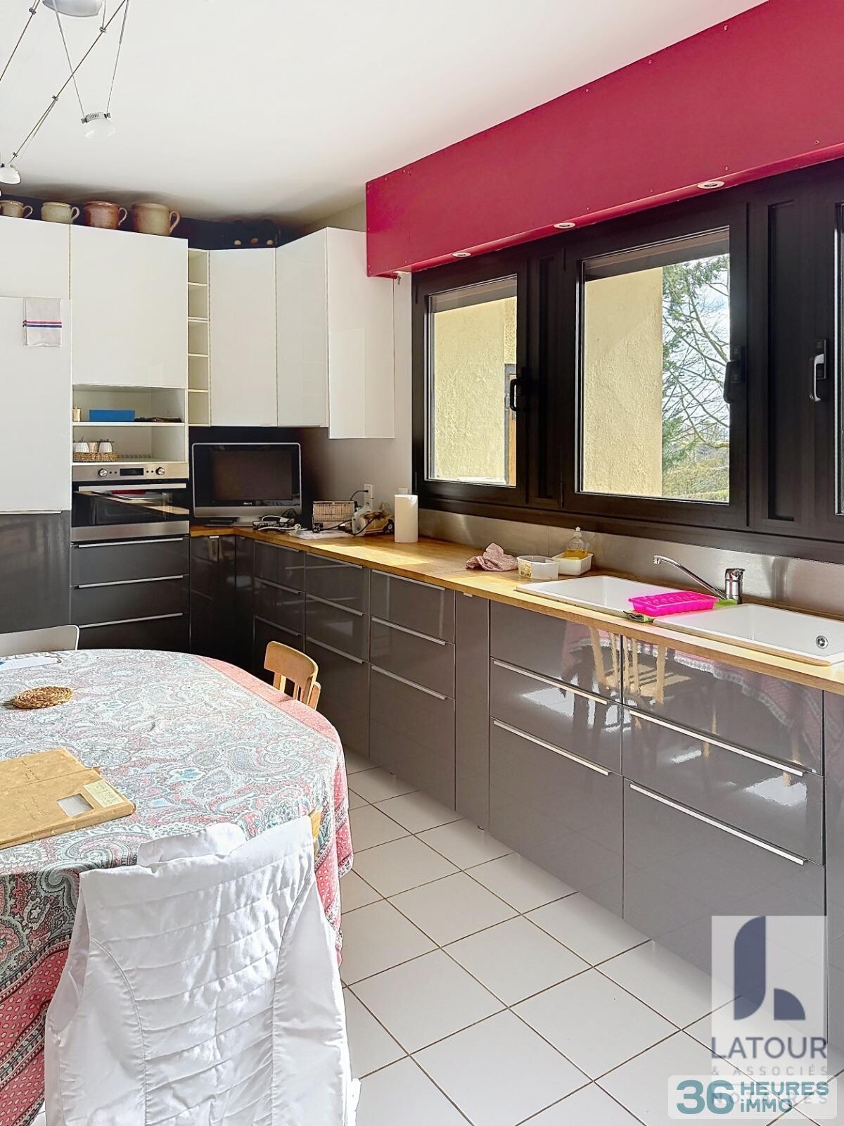 Belle propriété sur terrain de 5783 m2 avec piscine