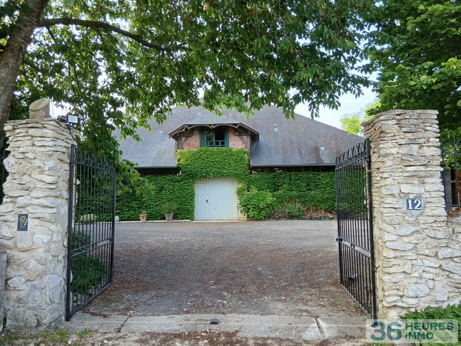 Belle propriété sur terrain de 5783 m2 avec piscine