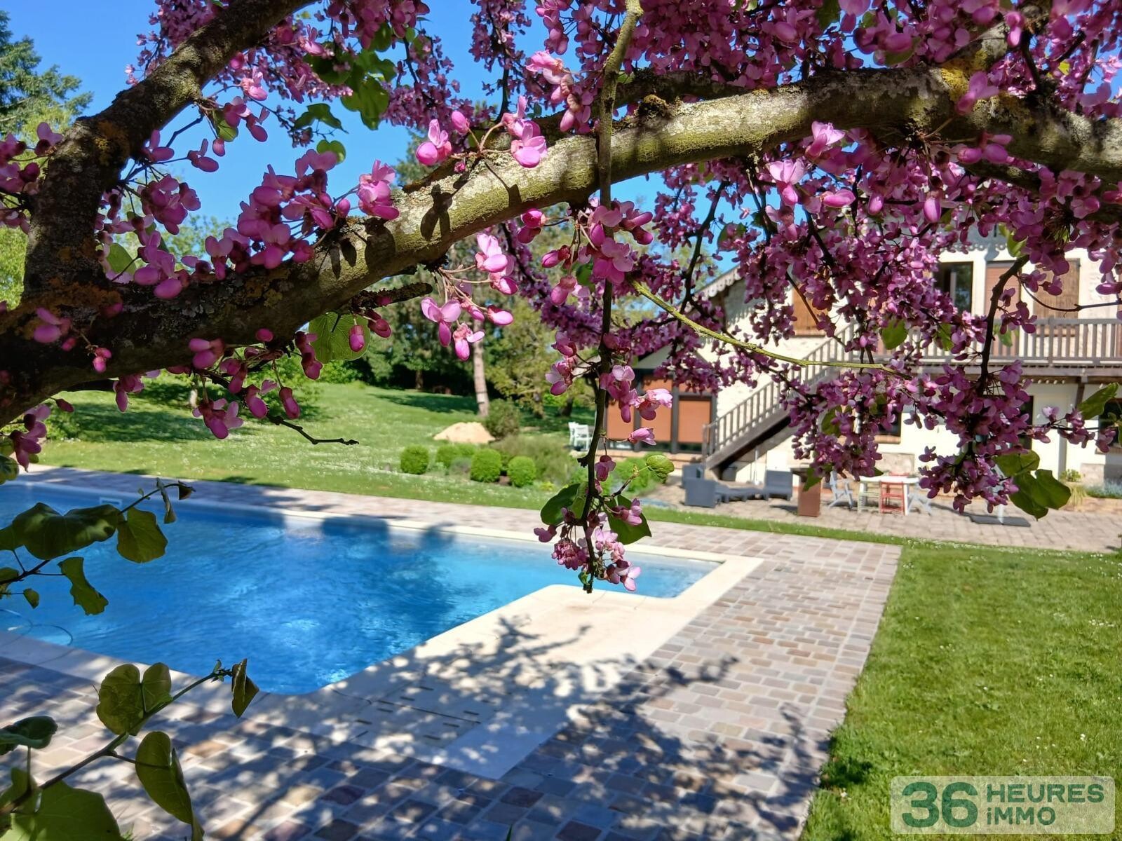 Belle propriété sur terrain de 5783 m2 avec piscine