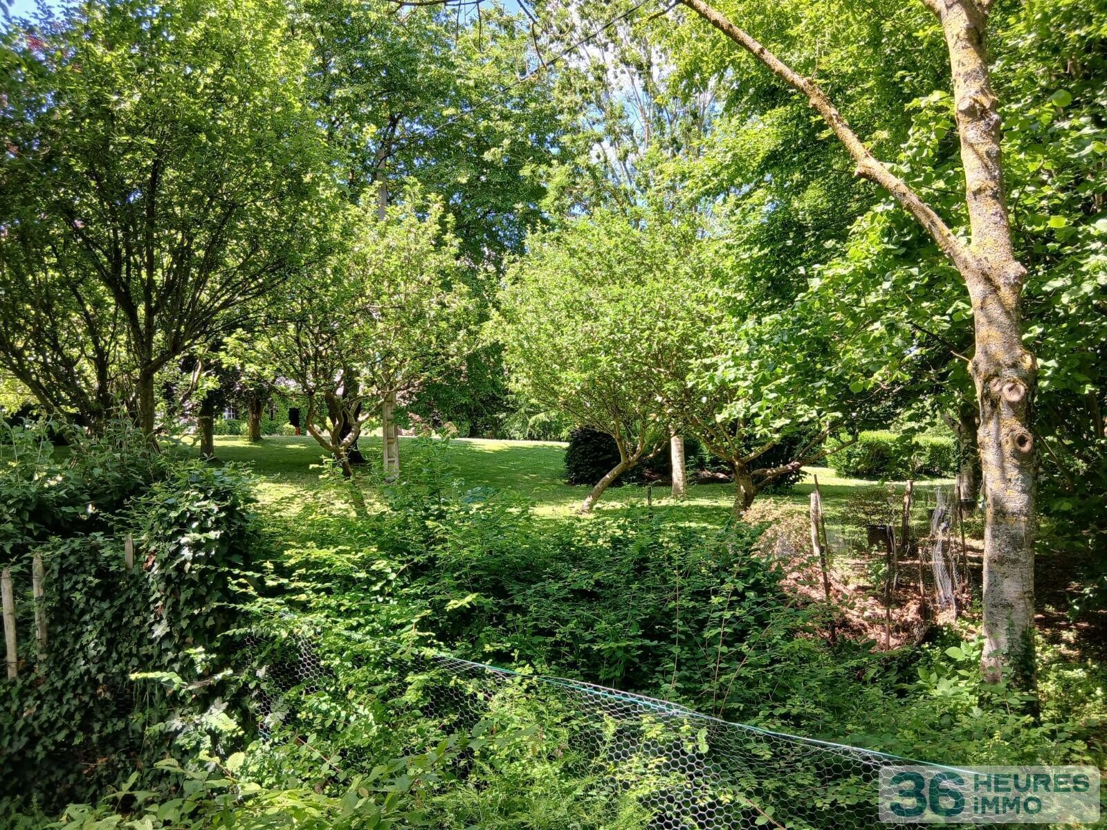 Belle propriété sur terrain de 5783 m2 avec piscine