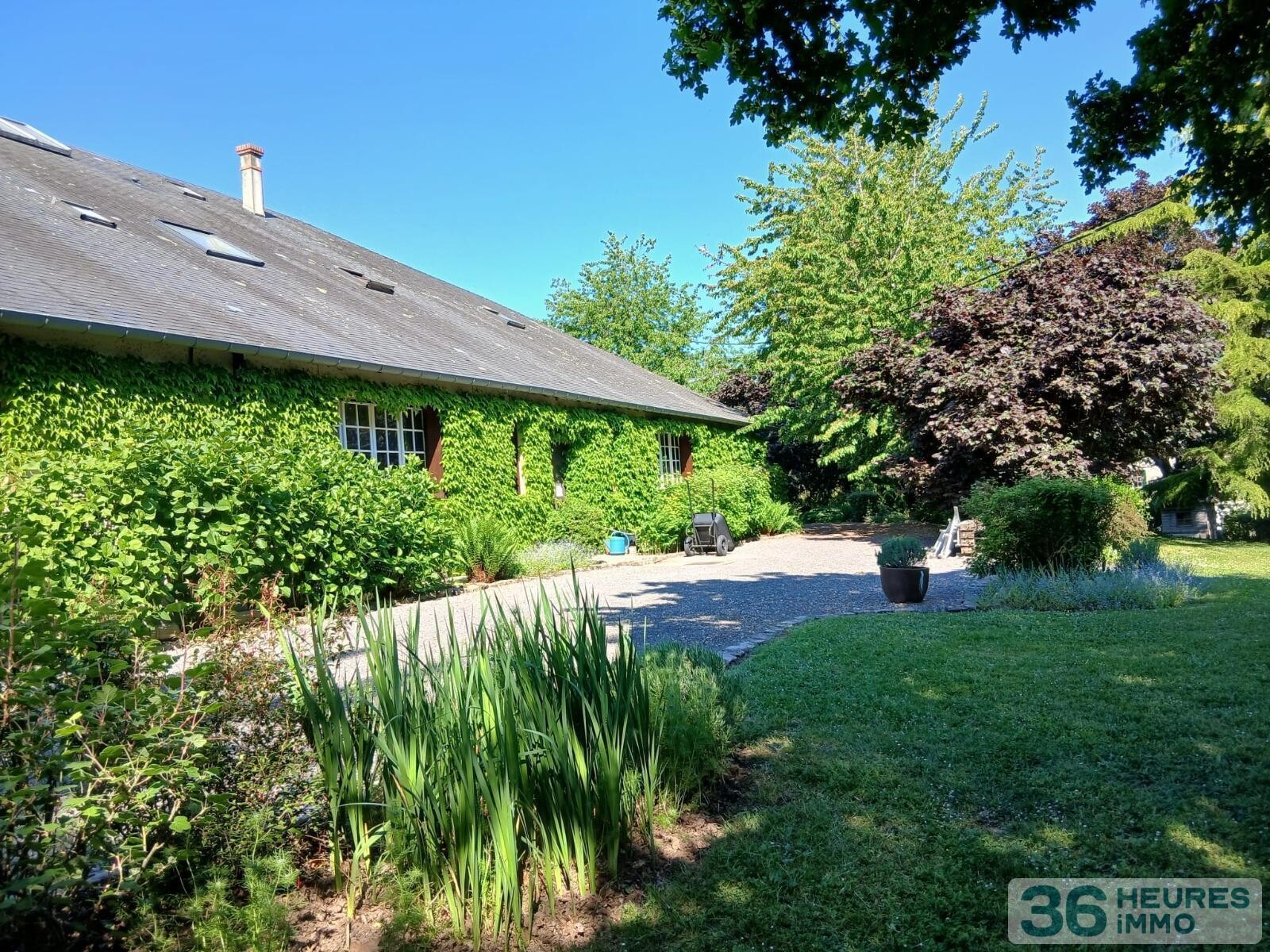Belle propriété sur terrain de 5783 m2 avec piscine