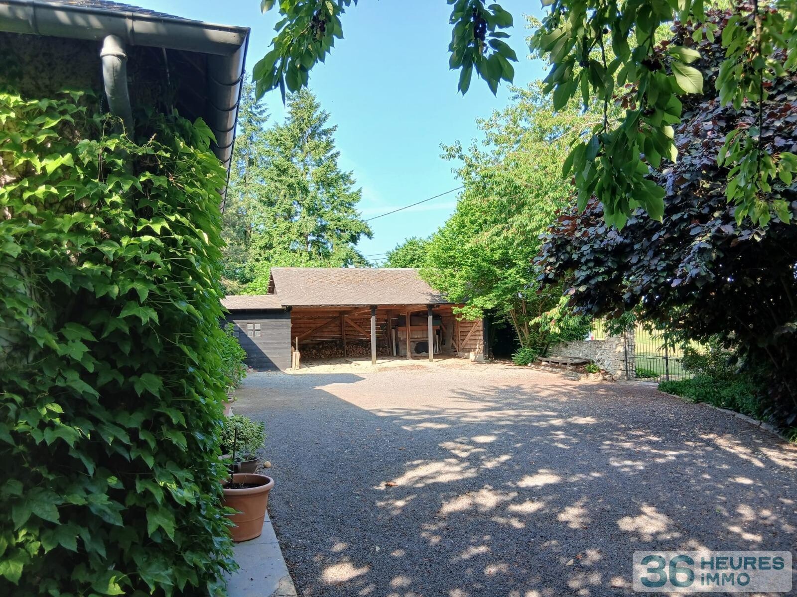 Belle propriété sur terrain de 5783 m2 avec piscine