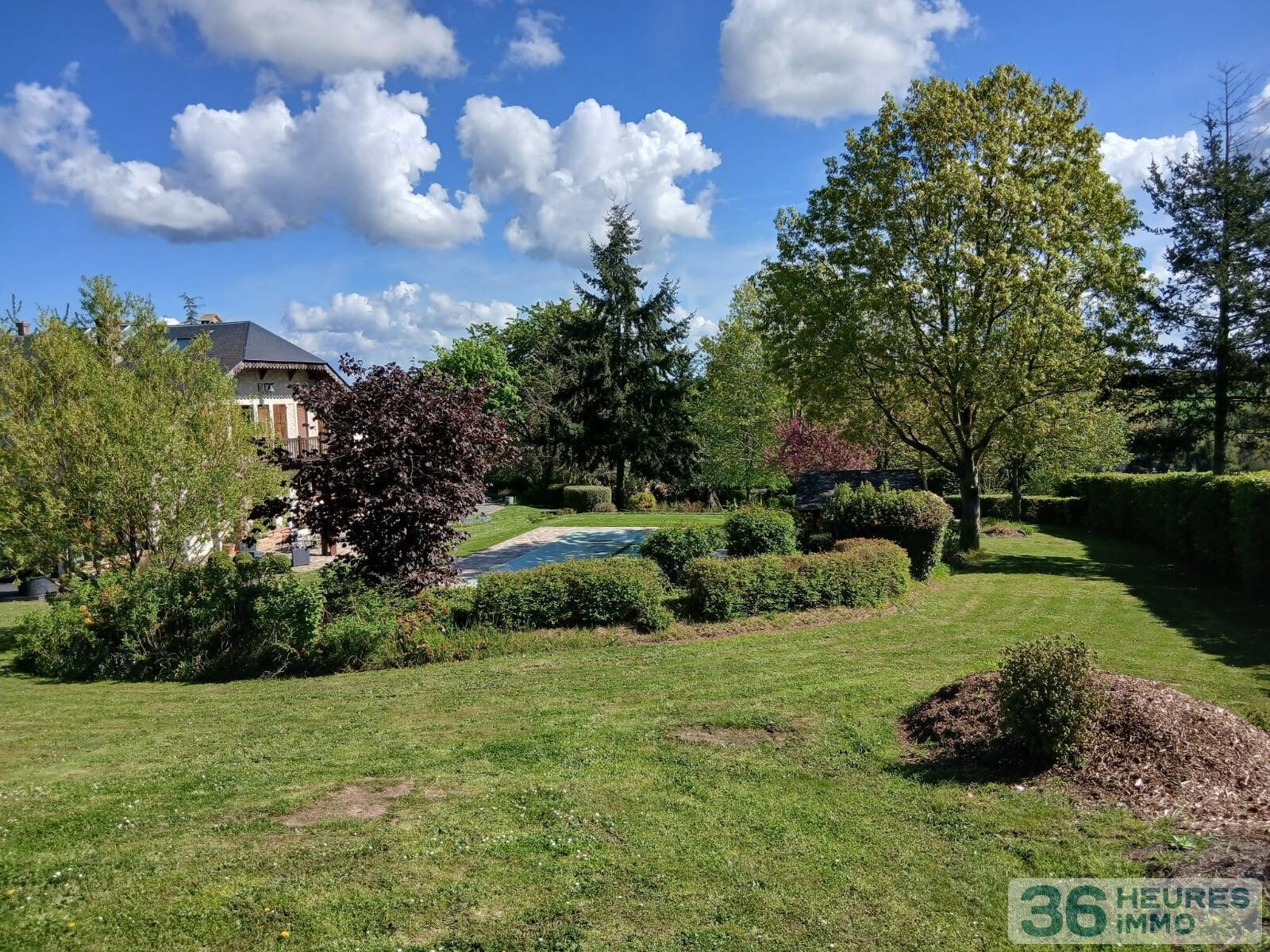 Belle propriété sur terrain de 5783 m2 avec piscine