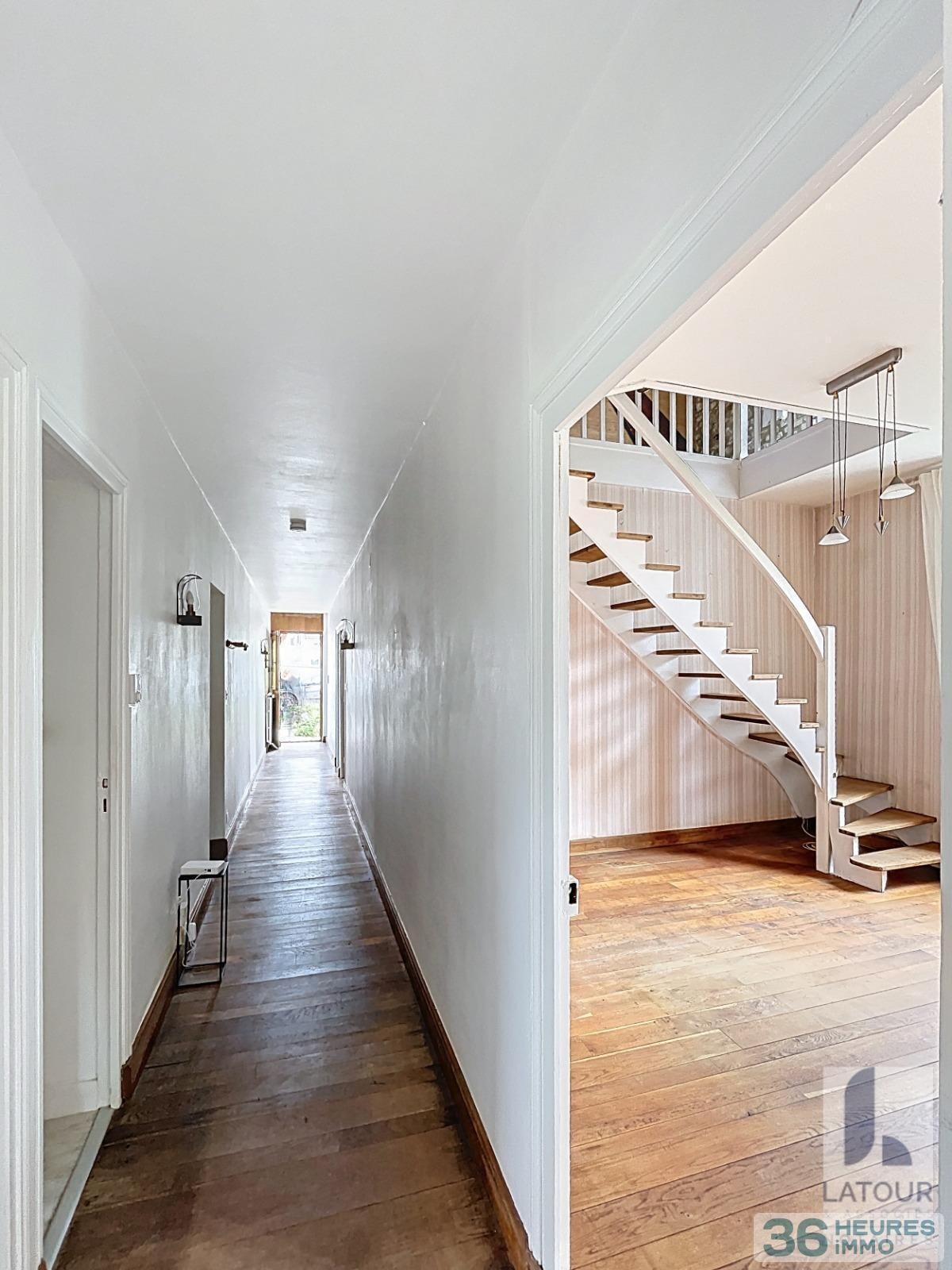 Maison avec garage jardin et piscine