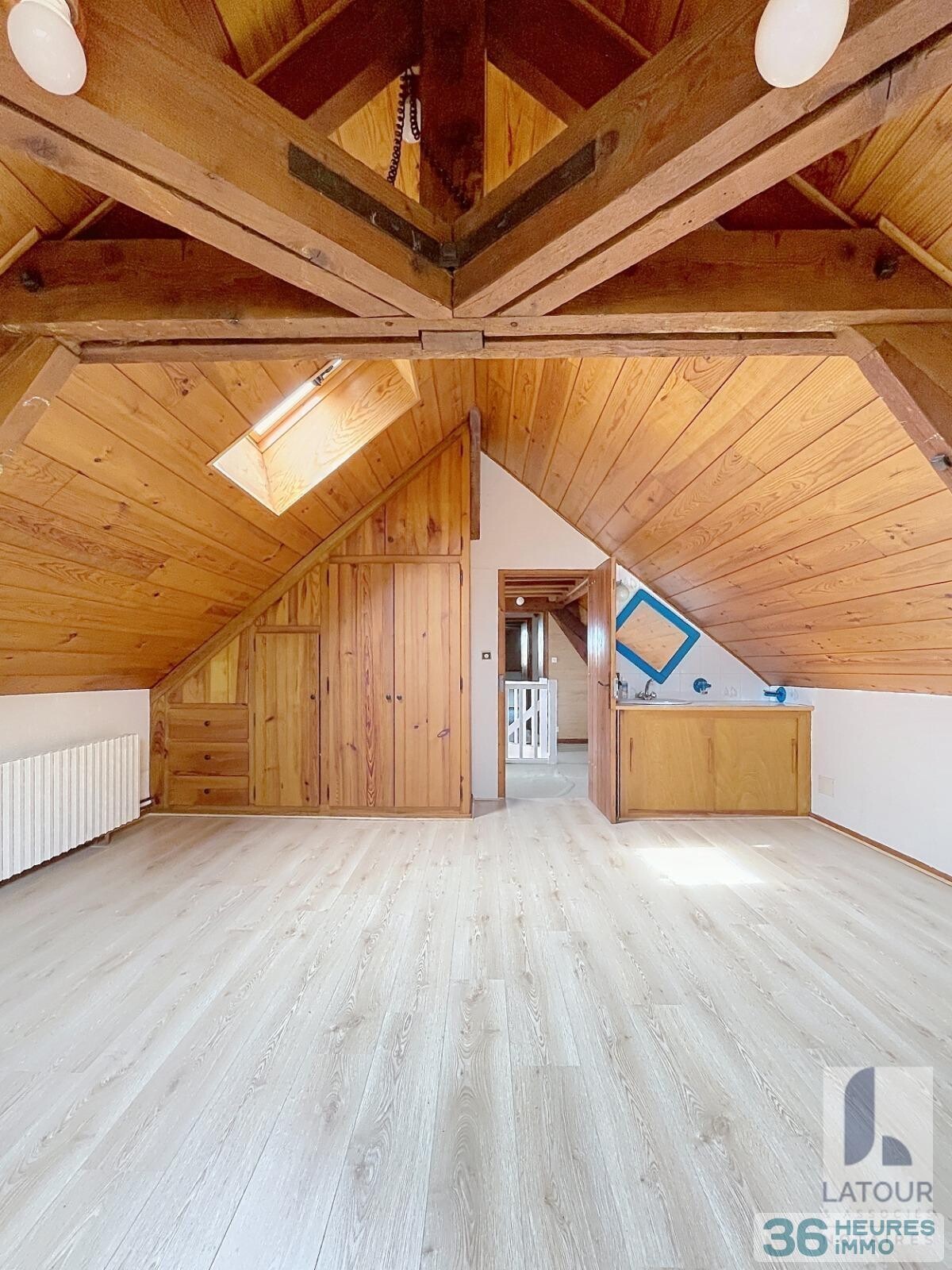 Maison avec garage jardin et piscine