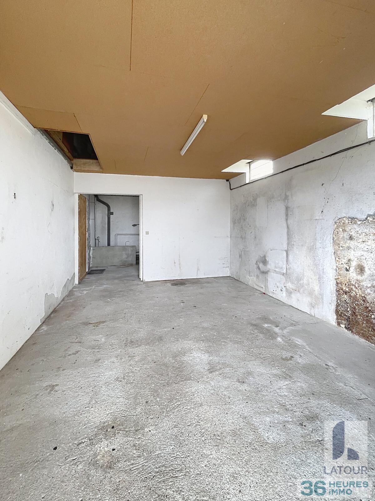 Maison avec garage jardin et piscine